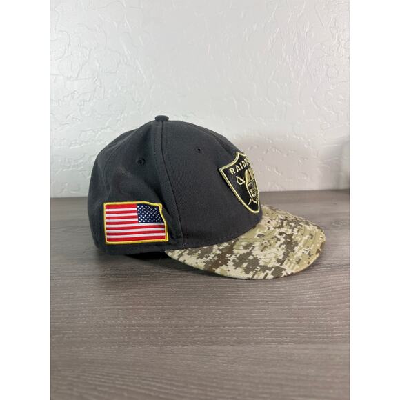 Las Vegas Raiders NFL Salute to Service Camo New Era Hat Men's Size 7 1/2- EUC - Picture 2 of 6